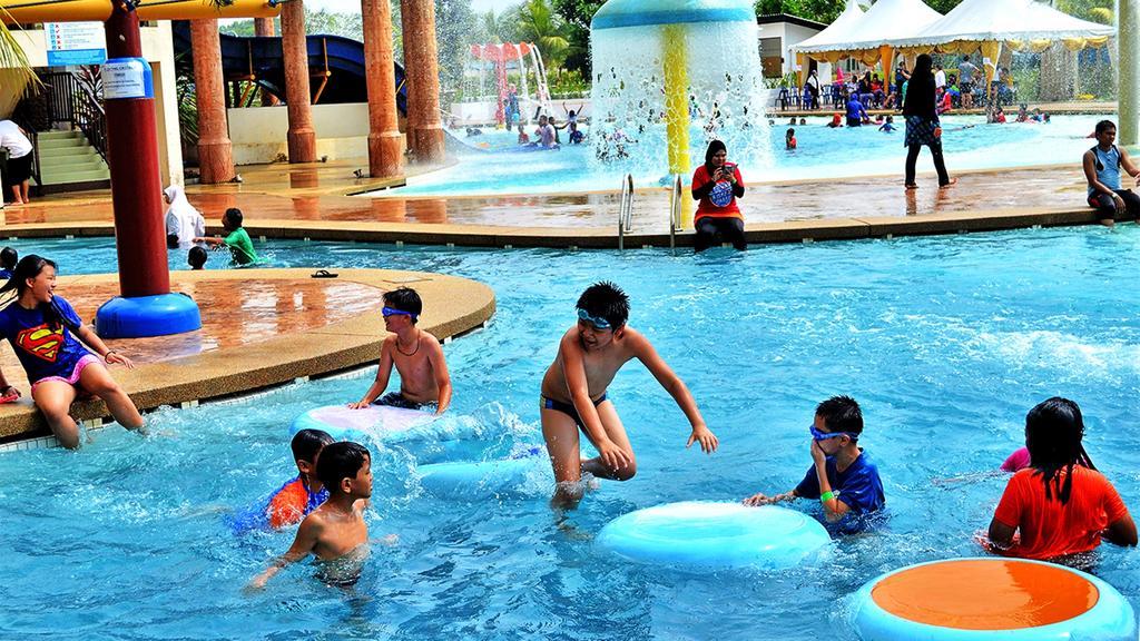 Bayou Lagoon Park Resort Malacca Eksteriør bilde